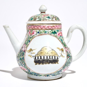 A Chinese famille rose teapot with grisaille and gilt medallions, Yongzheng