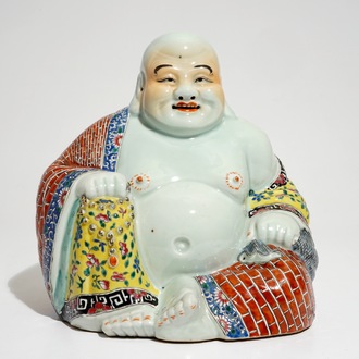 A Chinese famille rose model of Buddha, marked Wan Tong Shun Zao, Republic, 20th C.