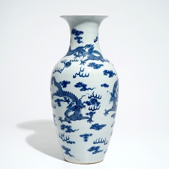 A Chinese blue and white "dragons" vase, 19th C.