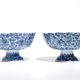 A pair of Chinese blue and white bowls on foot, Kangxi