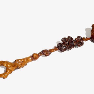 A large Chinese root wood ruyi scepter, 19/20th C.