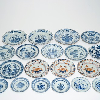 Twenty-seven Chinese blue and white and Imari style plates, 18th C.