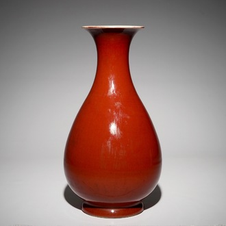 A Chinese monochrome red yuhuchunping vase, 19th C.