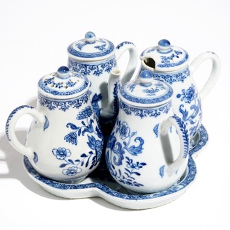 A Chinese blue and white cruet set on stand, Qianlong