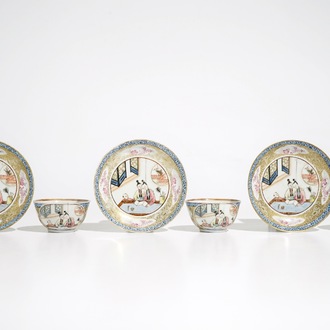 Trois tasses et soucoupes en porcelaine de Chine famille rose et doré, Yongzheng/Qianlong