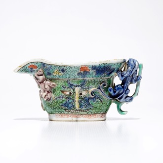 Een Chinese famille verte libation cup, Kangxi