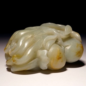 Un modèle d'une main de Bouddha en jade tâché, Chine, 19ème