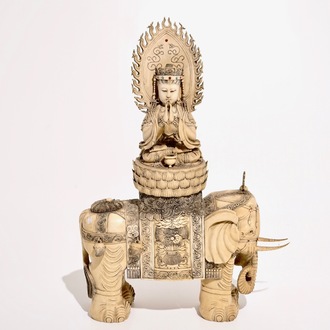 Un groupe de Guanyin assis sur un éléphant en ivoire sculpté, Chine, fin du 19ème