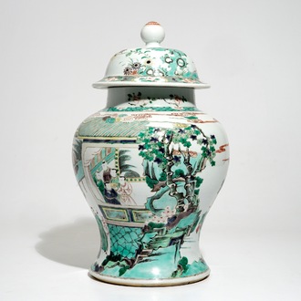 Un vase couvert de style Kangxi en porcelaine de Chine famille verte, 19/20ème