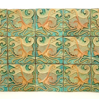 Emile Müller & Co., Parijs, een veld van 15 Art Nouveau tegels met reliëfdecor, 19e eeuw