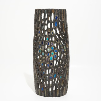 Vandeweghe, Rogier (1923) une lampe brutaliste en céramique et verre coloré, Perignem, vers 1970