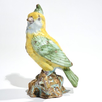 Un modèle d'un oiseau branché en faïence polychrome, France ou Delft, 18/19ème