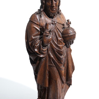Une grande statue de Christ Sauveur en chêne, Flandres, 16ème