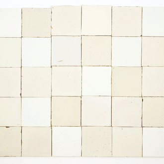 Een lot van ca. 180 witte Delftse tegels, 18e eeuw