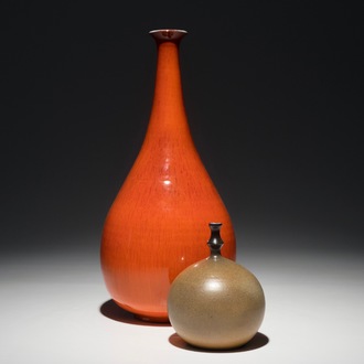 A modernist red glazed bottle vase and a globular brown vase, prob. Amphora, 2nd half 20th C.