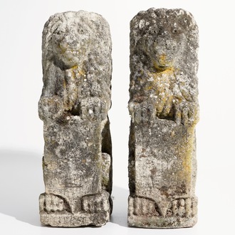 A pair of carved stone models of lions, 17/18th C.