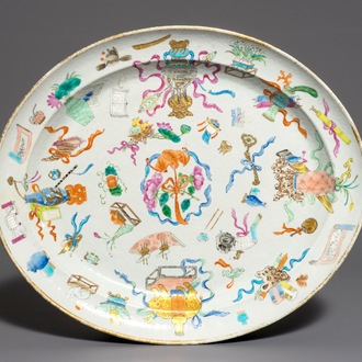 A large Chinese famille rose oval dish, 19th C.