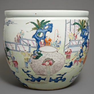 (LOT WITHDRAWN) A large Chinese famille rose 'hundred boys' fish bowl, 19/20th C.