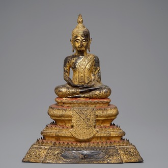 Een grote Thaïse verguld bronzen Boeddha op troon, Rattanakosin, 19e eeuw