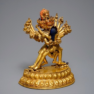 Une grande figure de Kapaladhara Hevajra en bronze doré, Sino-Tibet, 17/18ème