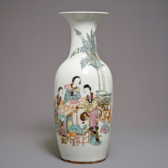 Un grand vase en porcelaine de Chine à décor qianjiang cai, 19/20ème