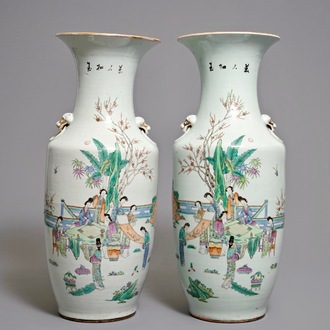 A pair of Chinese famille rose vases with ladies in a garden, 19/20th C.