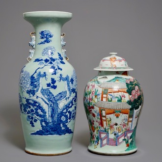 Un vase couvert en porcelaine de Chine famille rose et un vase en bleu et blanc sur fond céladon, 19ème