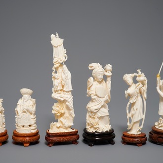Six figures en ivoire sculpté sur socles en bois, Chine, 19/20ème