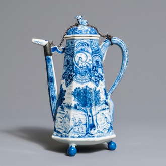 Une rare cafetière en porcelaine de Chine bleu et blanc à décor "La déesse Europe et le taureau", Kangxi