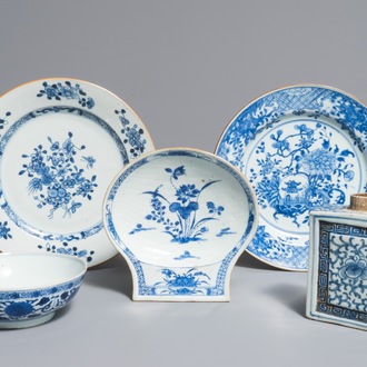 A varied selection of Chinese blue and white wares, 18/19th C.