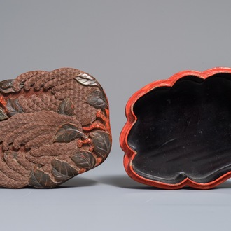 A Chinese polychrome lacquer box in the shape of a Buddha's hand, 18/19th C.