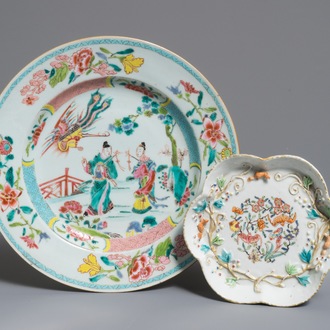 A Chinese famille rose plate and a teapot stand with applied design, Yongzheng/Qianlong