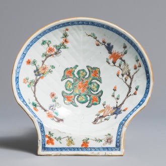 A Chinese shell-shaped famille verte dish, Kangxi