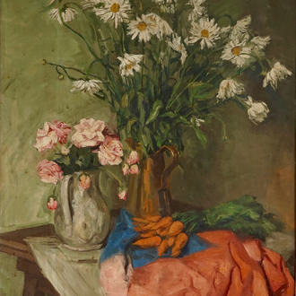 Sadji (Sha Qi, Sha Yinnian) (1914-2005), Stilleven met bloemen en wortelen, olie op doek, gedat. 1945