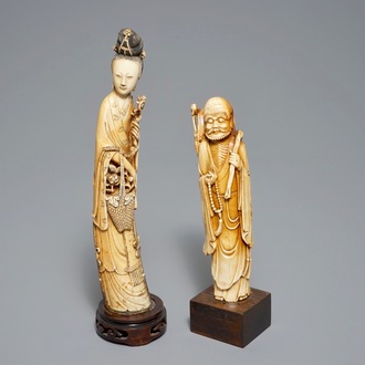 Two Chinese carved ivory figures on wooden bases, 18/19th C.