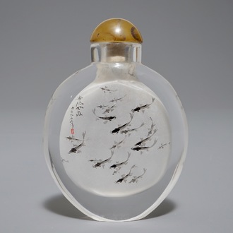 A tall Chinese inside-painted glass snuff bottle, 20th C.