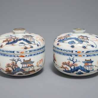 A pair of Chinese Imari style covered bowls, Kangxi