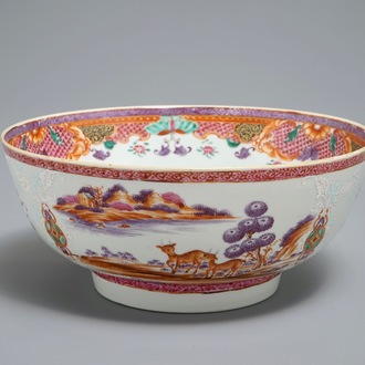 Un bol en porcelaine de Chine famille rose pour l'export à décor de cerfs, Qianlong