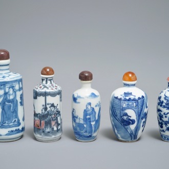 Five Chinese blue and white snuff bottles, 19/20th C.