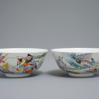 Deux bols en porcelaine de Chine famille rose aux décors de guerriers, marque de Qianlong, 20ème