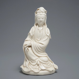Un modèle de Guanyin en porcelaine blanc de Chine de Dehua, 18/19ème
