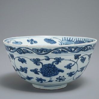 A Chinese blue and white lotus scroll bowl, Jiajing