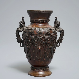 Un vase en bronze incrusté, Sino-Tibet, 18/19ème