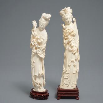 Deux figures de femmes en ivoire sculpté sur socles en bois, Chine, 1ère moitié du 20ème