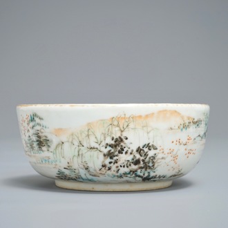 A Chinese qianjiang cai compartmented bowl, 19/20th C.