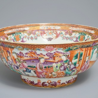 A Chinese famille rose mandarin bowl, Qianlong