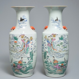 A pair of Chinese famille rose two-sided design vases, 19/20th C.