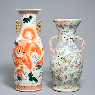 Un vase en porcelaine de Chine à décor de lions bouddhistes et un vase en porcelaine de Canton, 19ème