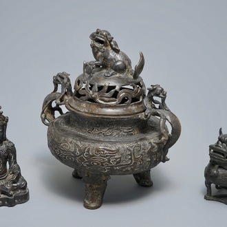 Deux brûle-parfums et un modèle de Bouddha Shakyamuni en bronze, Ming et après