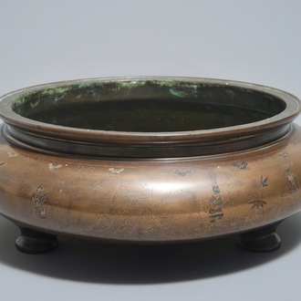 A large Chinese mixed-metal inlaid bronze incense burner, 18/19th C.